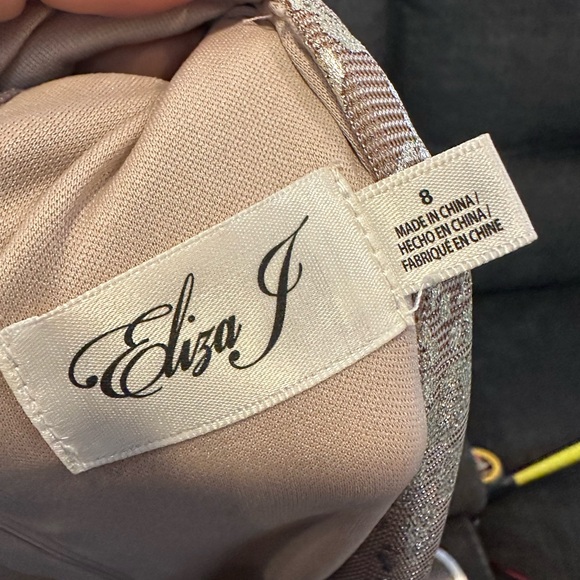 Eliza J Elegant Creamy Gold Evening Gown Like new Size 8 - Picture 13 of 17
